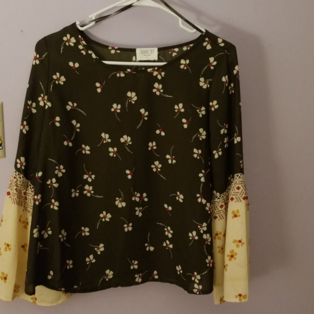Floral flowey long sleeve top
